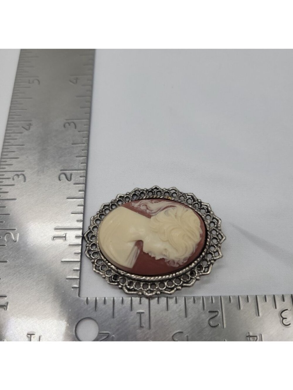 Vtg Cameo Brooch Ornate Silver-Tone Frame Victorian Revival Portrait Pin Oval El - Picture 3 of 8